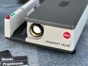 Leitz 153 IR Projector Projecteur de diapositives