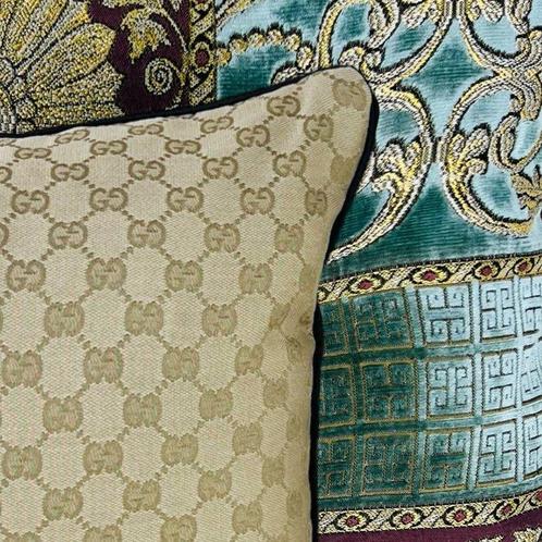 Gucci - Limited Edition - Nieuwe set van twee - Kussen, Antiek en Kunst, Antiek | Tapijten, Tafelkleden en Textiel
