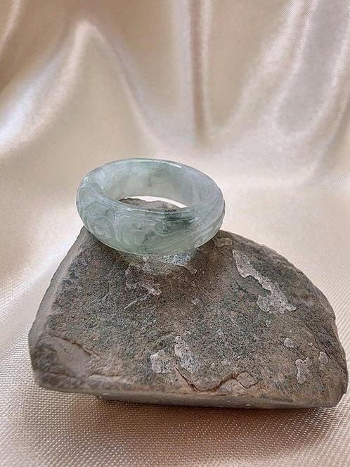 Jade gravure de bague- 4.84 g - (1), Antiek en Kunst, Curiosa en Brocante