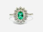 Ring - 18 karaat Witgoud - 2.05ct. tw. Smaragd - Diamant -, Handtassen en Accessoires, Ringen, Nieuw