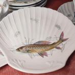 Tafelservies (14) - Naturalistische decor - schelpvorm. -, Antiek en Kunst