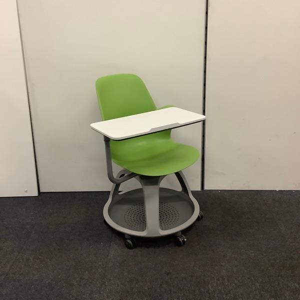 steelcase Node ergonomische schoolstoel met schrijfbord,, Huis en Inrichting, Stoelen, Gebruikt, Eén