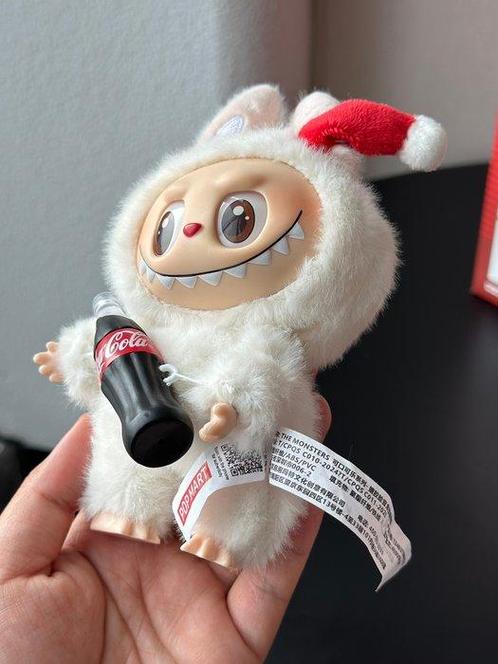 POP MART - Jouet en peluche LABUBU THE MONSTERS VINYL FACE -, Antiek en Kunst, Antiek | Speelgoed