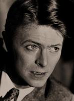 Emilio Lari - David Bowie - Just a gigolo, Collections, Appareils photo & Matériel cinématographique
