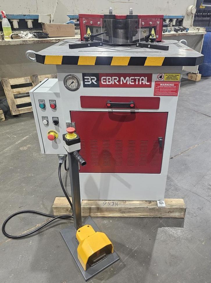 Uithoeker EBR Metal HCN 6, Articles professionnels, Machines & Construction | Travail du métal