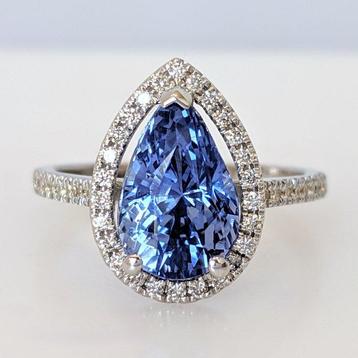 Ring - 18 karaat Witgoud -  4.62ct. tw. Saffier - Diamant -, Handtassen en Accessoires, Ringen, Nieuw