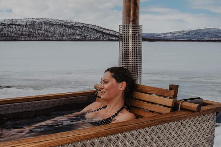 Hikki hottub | Zweeds design hot tub van Aluminium en Eiken, Tuin en Terras, Zwembaden, 200 tot 400 cm, Rechthoekig, Nieuw, Overige typen