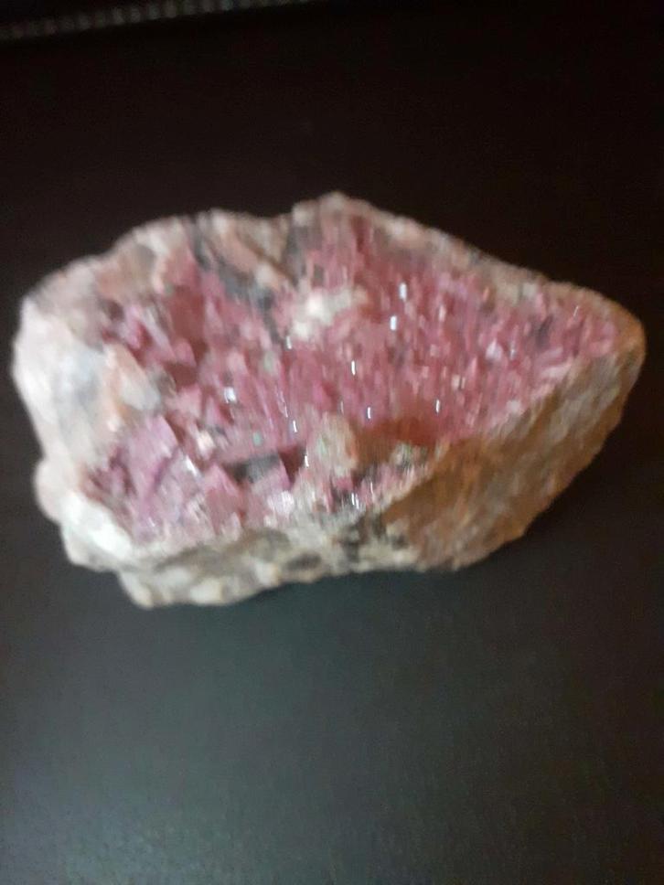 Crystal Cluster of Cobalt Calcite on base of limestone - the, Bijoux, Sacs & Beauté, Accessoires Autre, Envoi