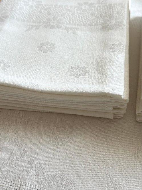 Tafelservies (13) - Frans beddengoed. Set van 13 linnen, Antiek en Kunst, Antiek | Tapijten, Tafelkleden en Textiel
