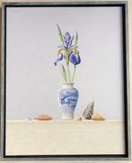 Ruud Verkerk - Japanse vaas met blauwe Iris.