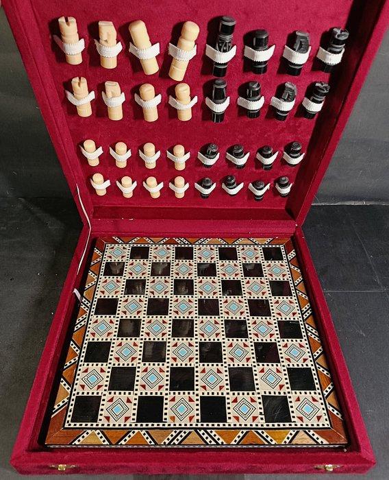 Jeu déchecs - Bois, Turquoise, Nacre, Antiquités & Art, Curiosités & Brocante