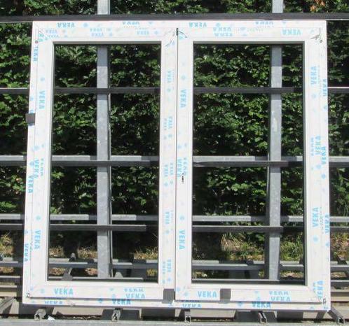 pvc raam , chassis van 157 x 151  wit / mahonie, Bricolage & Construction, Châssis & Portes coulissantes