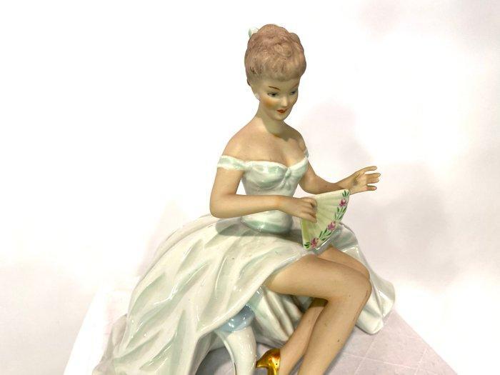 Wallendorf - Figure - Sitzende Dame hält Fächer - Porcelaine, Antiek en Kunst, Antiek | Glaswerk en Kristal