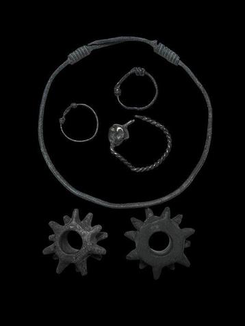 Celtique Bronze Bracelet, Anneaux, Pendentifs beschikbaar voor biedingen