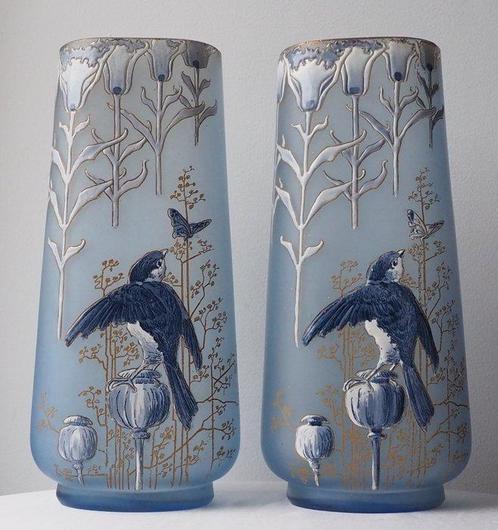 Enamelled glass vases with bird & butterfly decoration -, Antiquités & Art, Art | Objets design