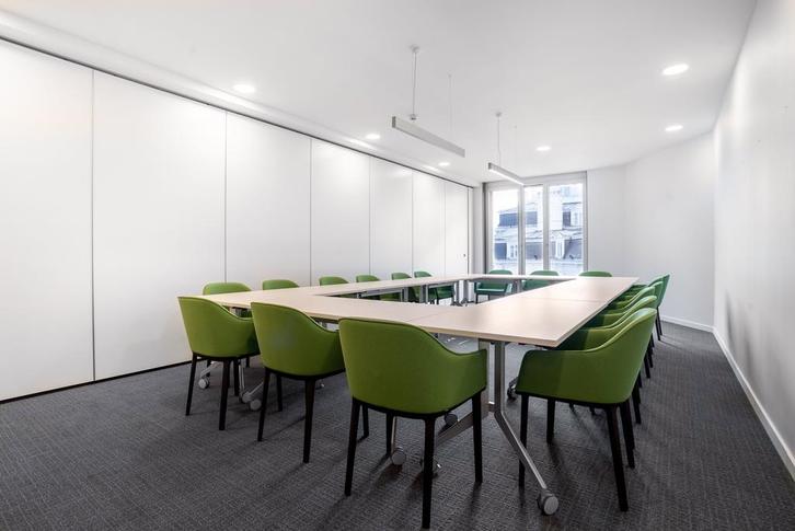 Kantoorruimte voor 10 in Louise Centre, Articles professionnels, Immobilier d'entreprise