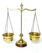 Balans of weegschaal - Messing, Hout