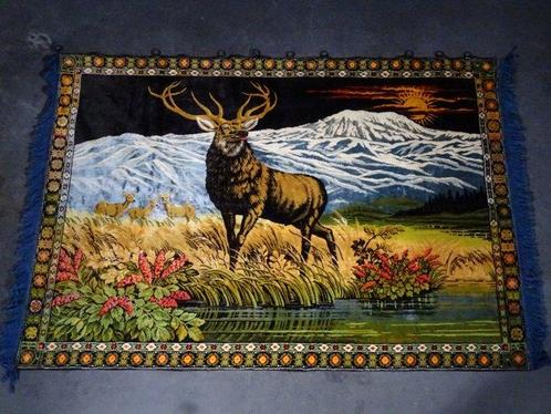 Decorated wandkleed deer Taxidermie volledige montage -, Antiek en Kunst, Curiosa en Brocante