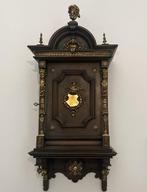 Kast - Hout, Verguld messing - hangend in antieke stijl