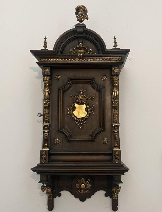Kast - Hout, Verguld messing - hangend in antieke stijl, Antiek en Kunst, Curiosa en Brocante