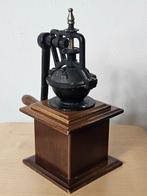 Koffiemolen - Hout, gietijzeren - Antieke koffiemolen