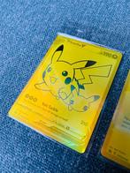 Pokémon - 2 Card - (Sealed) Pikachu V & Pokeball Gold Ultra, Hobby en Vrije tijd, Verzamelkaartspellen | Pokémon, Nieuw