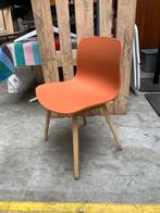 Chaise moderne HAY terracotta, assise plastique, pieds bois, Huis en Inrichting, Ophalen, Nieuw