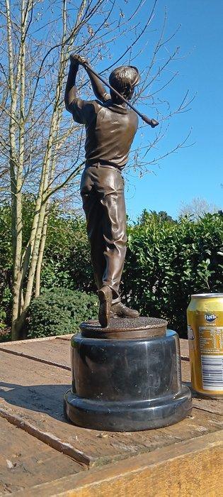 Sculpture, golfspeler met pet - 36 cm - marbre en bronze, Antiquités & Art, Art | Objets design