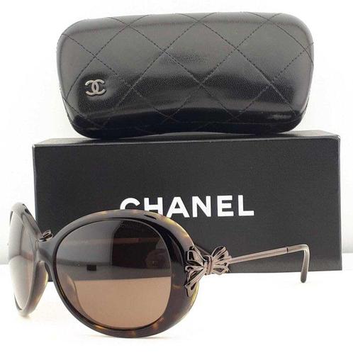 Chanel - Butterfly Havana Tortoise Shell with Bow Detailed, Handtassen en Accessoires, Zonnebrillen en Brillen | Dames