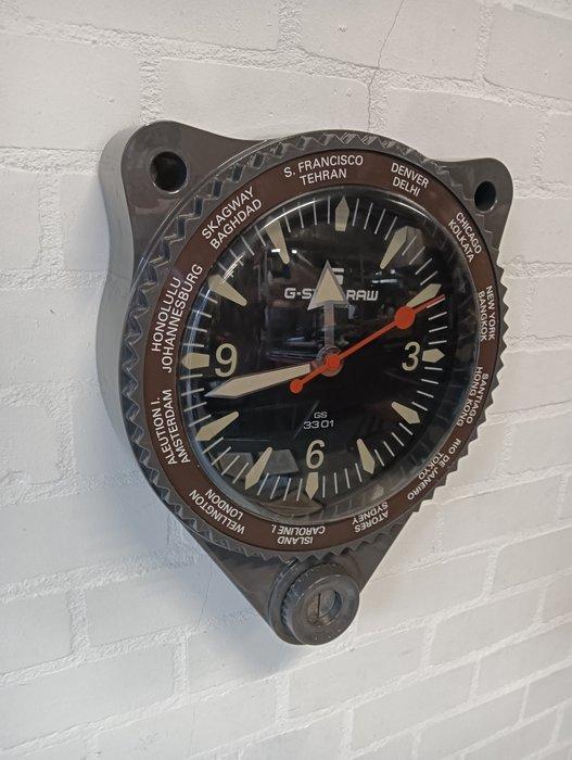 Klok - G-star - Plastic - 2000-2010, Antiek en Kunst, Antiek | Klokken