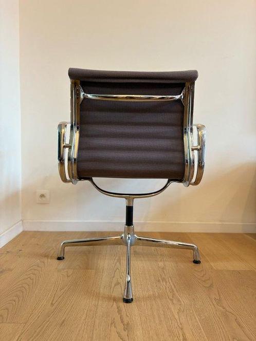 Vitra - Charles Eames - Stoel - EA108 - Aluminium, Antiek en Kunst, Antiek | Meubels | Stoelen en Sofa's