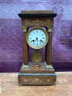 Pendule à balancier, Pendule portique - Bois - 1850-1900