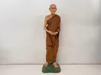 Veiling - Thaise staande monnik 56 cm, Antiek en Kunst