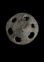 Europese bronstijd Brons Miniatuur koepelvormige baasgesp, Antiek en Kunst