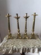 Kandelaar (4) - Brons, 4 kandelaren met drievoetige basis