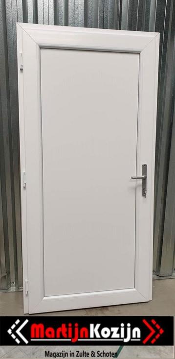 PVC Deur wit volpaneel en 1/2 glas Basic Plus b98 x h200 beschikbaar voor biedingen