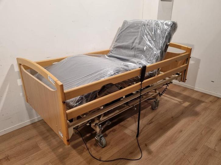 Invacare Parlup #67 Elektrisch Hoog Laag Demontabel, Diversen, Verpleegmiddelen, Zo goed als nieuw, Verzenden