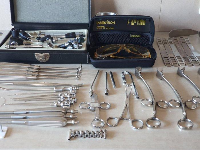 Kompletny, profesjonalny zestaw narzdzi chirurgicznych ze, Antiek en Kunst, Antiek | Wandborden en Tegels