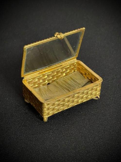 Sieradendoos - Glas, Zijde, Bronsplaat (met brandgoud, Antiek en Kunst, Antiek | Overige Antiek