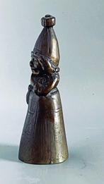 Decoratieve bel - Vrouw met capuchon