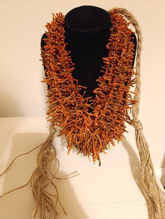 Ketting 317 g - Mediterraanse koraal en katoen - Vintage, Antiek en Kunst, Kunst | Niet-Westerse kunst