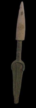 West-Aziatisch kort zwaard met een stekelige stenen pommel -