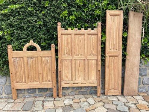Bed - Naaldhout - Neo Gotisch Kinderbed, Antiek en Kunst, Antiek | Overige Antiek