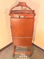 Fratelli Reguitti - Dressboy - hard hout, Walnoot