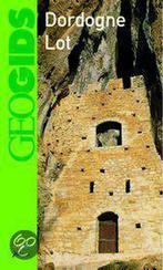 Dordogne, Lot / ANWB geogids 9789077494110 F. Denhez, Boeken, Reisgidsen, Verzenden, Gelezen, F. Denhez