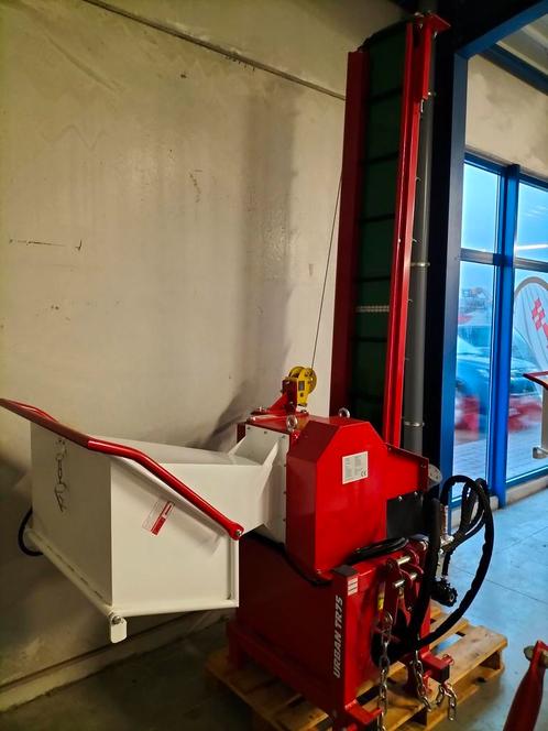 Machine à bois dallumage, avec tapis 2.6m - URBAN KOVO TR 75, Zakelijke goederen, Machines en Bouw | Houtbewerking