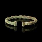 Viking periode Brons Gedraaide armband  (Zonder