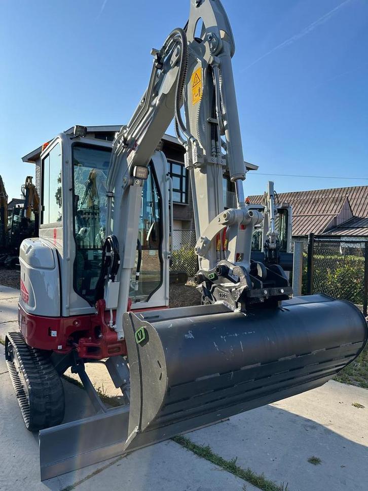 Takeuchi TB320 LSA Extra, op voorraad!, Articles professionnels, Machines & Construction | Grues & Excavatrices