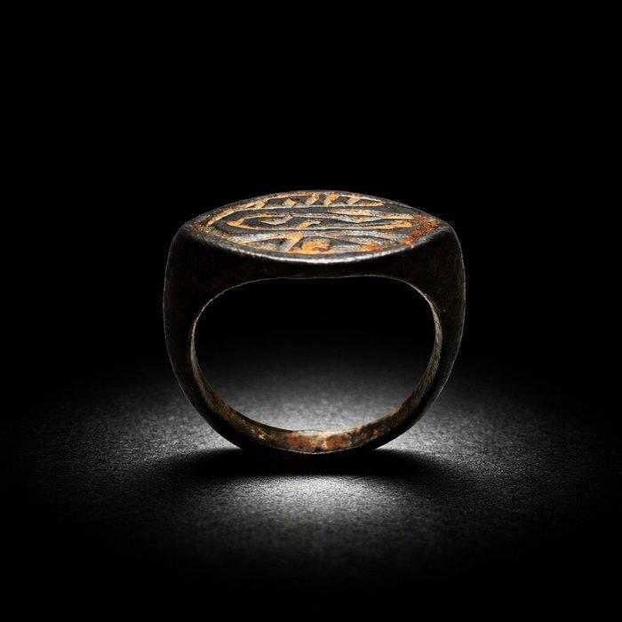 Middeleeuws Nabije Oosten / Kruisvaardersperiode Bronzen, Handtassen en Accessoires, Antieke sieraden