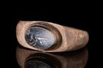 Oud-Romeins Zilveren ring met steendiepdruk van sprinkhaan